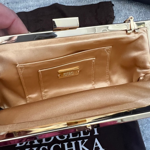 New in Box Badgley Mishka gold framed evening bag with chain and original box - Picture 8 of 11